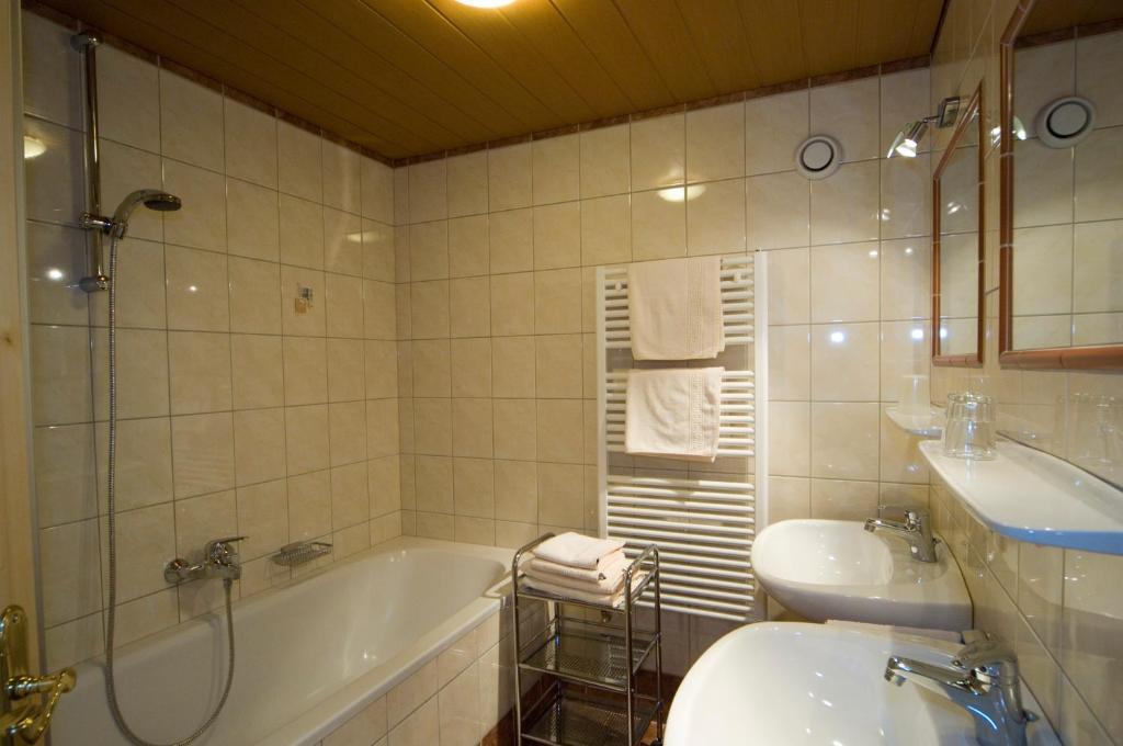 Ferienanlage Reithof Filzmoos Room photo